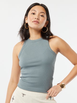 Camiseta con sisas americanas