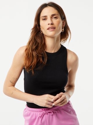 Camiseta con sisas americanas