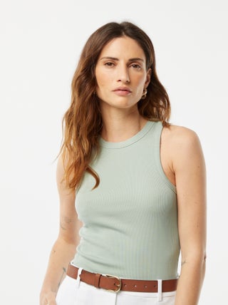 Camiseta con sisas americanas