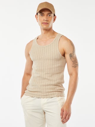 Camiseta de material calado