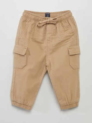 Pantalón jogger con bolsillos con solapa