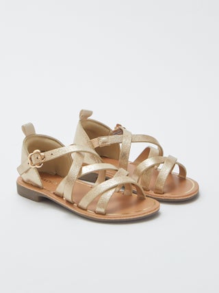 Sandalias con múltiples tiras cruzadas