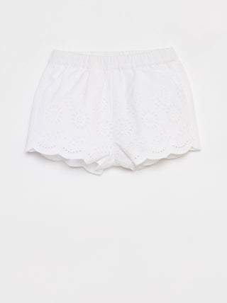 Short con bordado inglés