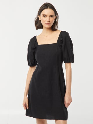 Vestido evasé corto con lazo trasero