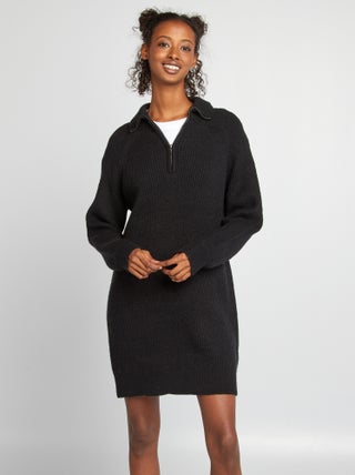 Vestido tipo jersey con cremallera en el cuello