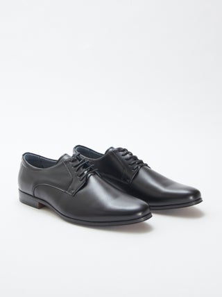 Zapatos con cordones